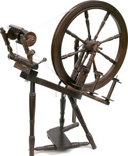 Kromski Interlude Spinning Wheel Walnut
