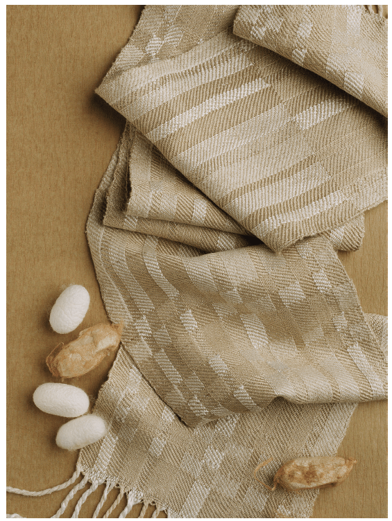 Long Thread Media Books Best of Handwoven, Weaving with Silk: A Dozen Projects on Four and Eight Shafts eBook (Printed version)